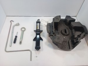 2015-2016 Subaru Outback Scissor Jack (Used OEM)