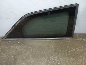 2011-2017 Honda Odyssey Privacy Tint Quarter Glass - Right (Passenger) (Used OEM)