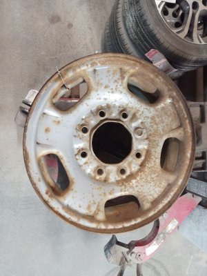 2016-2019 Chevrolet Suburban 3500 HD Gray Wheel (Used OEM)