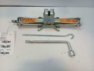2014-2015 Nissan Rogue Select Scissor Jack (Used OEM)