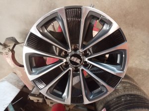 2021-2026 GMC Yukon 21x9.5 Alloy Wheel (Used OEM)