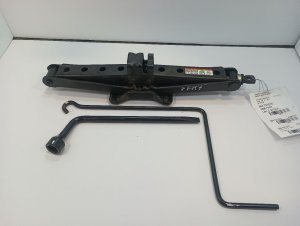 2015-2017 Toyota RAV4 Scissor Jack and Tool Kit (Used OEM)