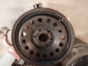 2007-2014 GMC Yukon Silver 17-inch 5-Spoke Machined Silver Alloy Wheel (Used OEM)