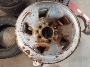 1992-1996 Ford F-150 Silver Wheel (Used OEM)