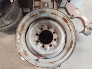 2007 Ford E-150 Econoline Gray Wheel (Used OEM)