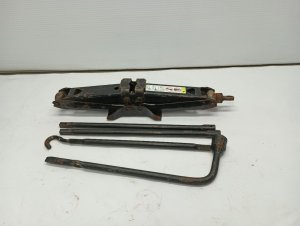 2019-2024 Ram 1500 Classic Scissor Jack (Used OEM)