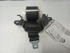 2015-2020 GMC Yukon Black 3rd Row Center Seat Belt Assembly - Rear (Used OEM)