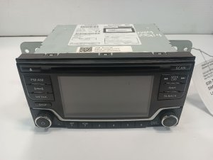 2016 Nissan LEAF Radio with CD Player (Used OEM)