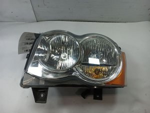 2008-2010 Jeep Grand Cherokee Halogen Headlight Assembly - Left (Driver) (Used OEM)