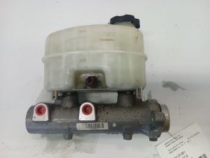  Chevrolet Silverado 2500 Brake Master Cylinder (Used OEM)