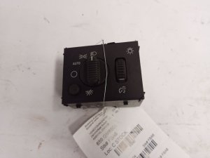 2003-2006 GMC Sierra 2500 HD Seat Switch (Used OEM)
