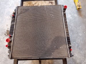 2000-2004 Ford Excursion Radiator (Used OEM)