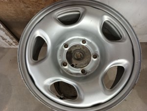 1999-2006 Suzuki Grand Vitara Silver 16x7 5-Spoke Steel Wheel (Used OEM)