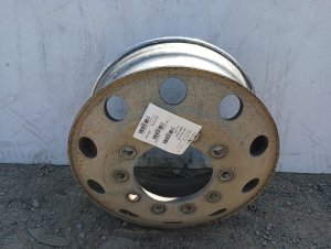  Volvo VNL 22.5x8.25 10-Hole Aluminum Wheel (Used OEM)