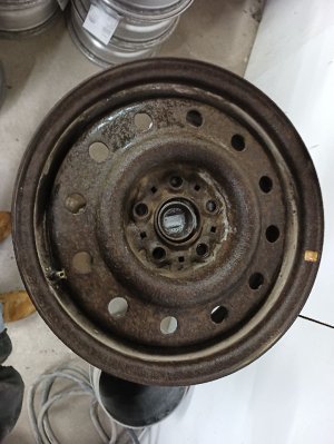 1995-1998 Ford Windstar 15x5.5 Steel Wheel (Used OEM)
