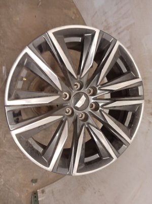 2021-2026 GMC Yukon Black 22x9 12-Spoke Machined Gloss Black Alloy Wheel (Used OEM)