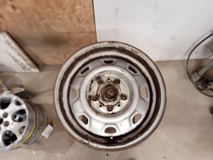 1990-1997 Ford Aerostar Black Wheel (Used OEM)