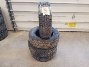 2002-2007 Saturn Vue Vredestein Pinza A/T 215/70R16 Tire (Used OEM)