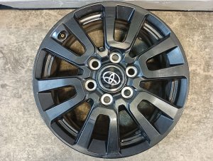 2024 Toyota Land Cruiser Black 18x7 Painted Charcoal Alloy Wheel (Used OEM)