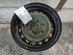 1997-2004 Toyota Tacoma Black 15x7 16-Hole Steel Wheel (Used OEM)