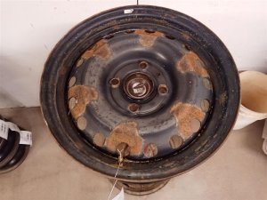 2007-2012 Nissan Sentra Black 15x6.5 Steel Wheel (Used OEM)