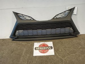 2021-2024 Toyota Camry Lower Mesh Grille (Used OEM)