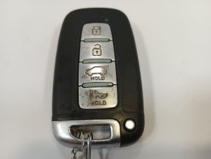 2009-2017 Hyundai Tucson 4-Button Smart Key Keyless Entry Transmitter (Used OEM)