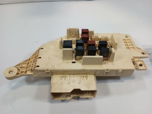 1998-2002 Toyota Land Cruiser Cabin Fuse Box (Used OEM)