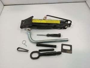 2013-2018 Audi RS6 Scissor Jack (Used OEM)