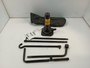 2007-2009 Toyota 4Runner Scissor Jack with Tools (Used OEM)