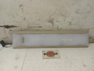  Volvo VNL Sleeper Lamp Assembly (Used OEM)