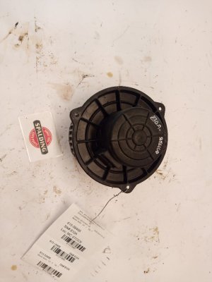 2001-2002 Kia Optima Manual Temperature Control HVAC Blower Motor (Used OEM)