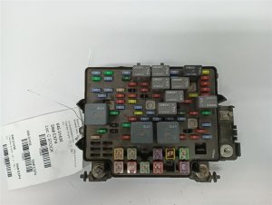 2003-2005 Chevrolet Silverado 1500 Engine Fuse Box (Used OEM)