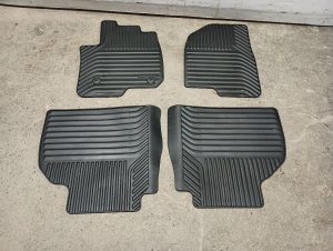 2019-2024 Chevrolet Silverado 1500 Black Carpet Floor Mat Set (Used OEM)