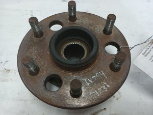 1988-1994 GMC K2500 Hub Assembly (Used OEM)