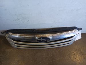 2010-2012 Subaru Legacy White Chrome Surround and Upper Bar Grille (Used OEM)