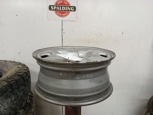 2003-2004 Honda Pilot Silver 16-Inch Silver Steel Wheel (Used OEM)