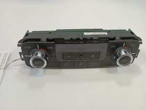 2013-2014 Volkswagen Touareg Temperature Control Module (Used OEM)