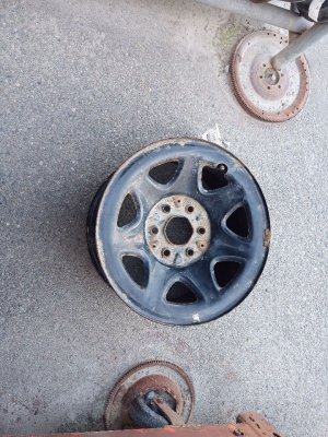 2015-2020 GMC Yukon Silver 17x8 7-Spoke Painted Steel Wheel (Used OEM)