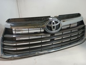 2014-2016 Toyota Highlander Gray Upper Grille (Used OEM)