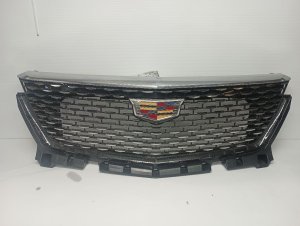 2020-2025 Cadillac XT6 Chrome Chrome Upper Grille with Camera Hole (Used OEM)