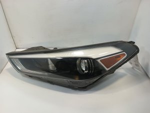 2016-2018 Hyundai Tucson Halogen Headlight Assembly - Left (Driver) (Used OEM)
