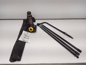 2015-2020 GMC Yukon XL Scissor Jack (Used OEM)