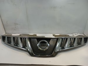 2009-2010 Nissan Murano Chrome Chrome Grille (Used OEM)