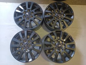 2024 Toyota Land Cruiser Black 18x7 Painted Charcoal Alloy Wheel (Used OEM)