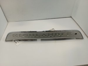 2008-2010 Toyota Highlander Chrome Chrome Rear Body Panel Finish Panel Assembly (Used OEM)