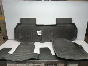 2024-2026 Chevrolet Traverse Black Carpet Floor Mat Set (Used OEM)