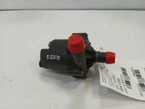 2012-2014 Toyota RAV4 Electric Engine Water Pump (Used OEM)
