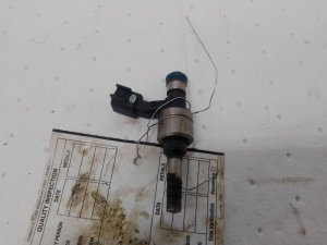 OEM Fuel Injector for 2010-2011 Buick, Cadillac, Chevrolet, General Motors, GMC, & Saab