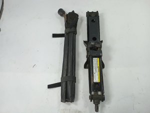 2019-2022 Ram 1500 Classic Scissor Jack (Used OEM)